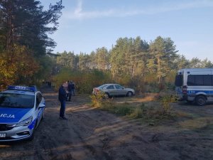Policjanci w trakcie poszukiwań zaginionego
