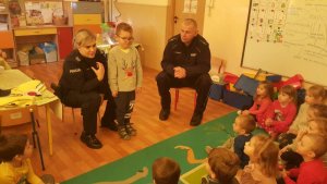 Policjanci z wizytą u przedszkolaków w Janówku Pierwszym