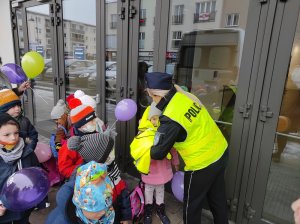 Kamizelki odblaskowe dla przedszkolaków z Łajsk