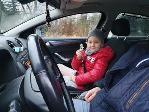 Dzielnicowa st. sierż. Anna Twaróg podczas spotkania z przedszkolakami