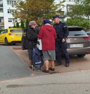 Dzielnicowi dbają o bezpieczeństwo seniorów
