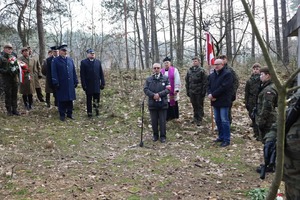 W hołdzie zamordowanym w Palmirach