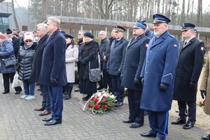 W hołdzie zamordowanym w Palmirach