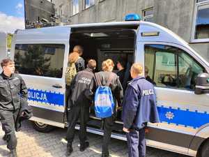 Uczniowie klasy policyjnej z wizytą w legionowskiej komendzie