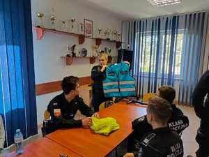 Uczniowie klasy policyjnej z wizytą w legionowskiej komendzie
