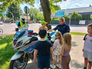 Policjanci na pikniku podczas 45. Dni Legionowa