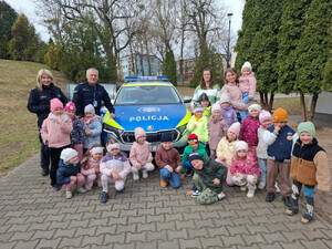 Policjanci na spotkaniu profilaktycznym