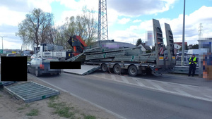 Pojazd z niezabezpieczonym ładunkiem